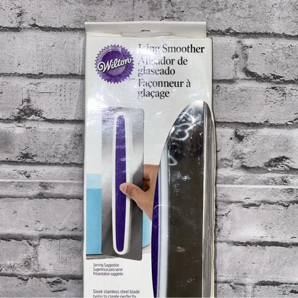 Wilton Cake Icing Smoother 9 in X 3 in Stainless Steel NEW IN BOX